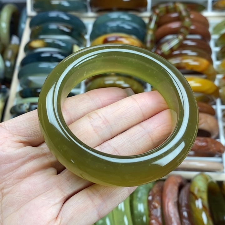 蛇纹石玉手镯未镶嵌55.5