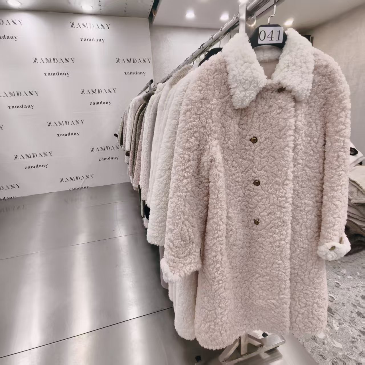 2025款福利清仓精品短款毛毛外套01