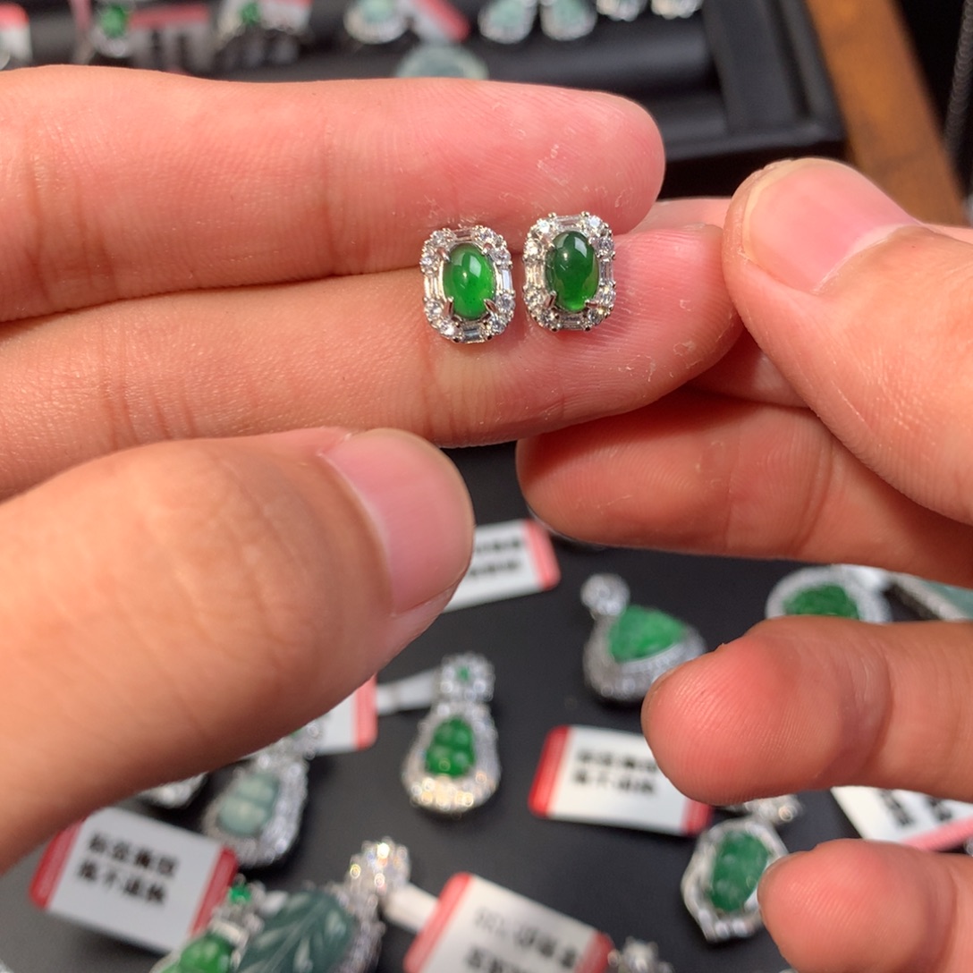 未镶嵌翡翠耳钉耳钉