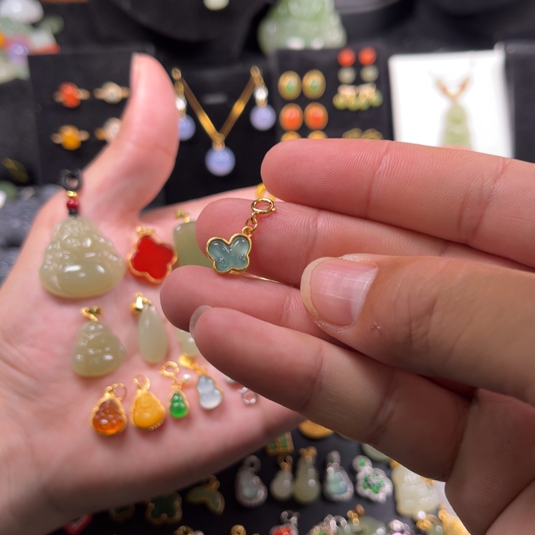 颈饰银S925镶嵌翡翠