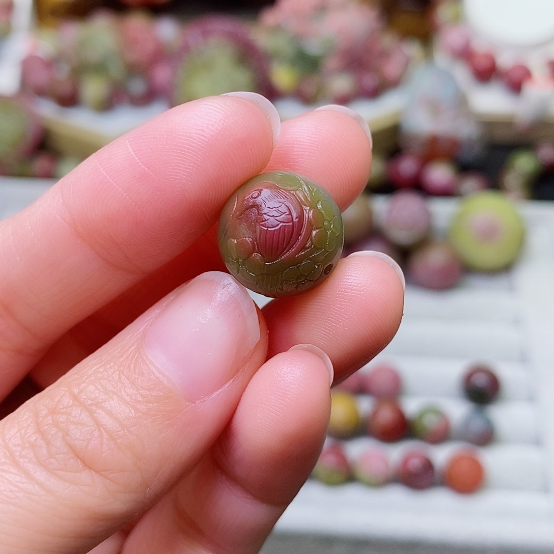 玛瑙/玉髓珠宝奇石未镶嵌隋****》盐源玛瑙定制