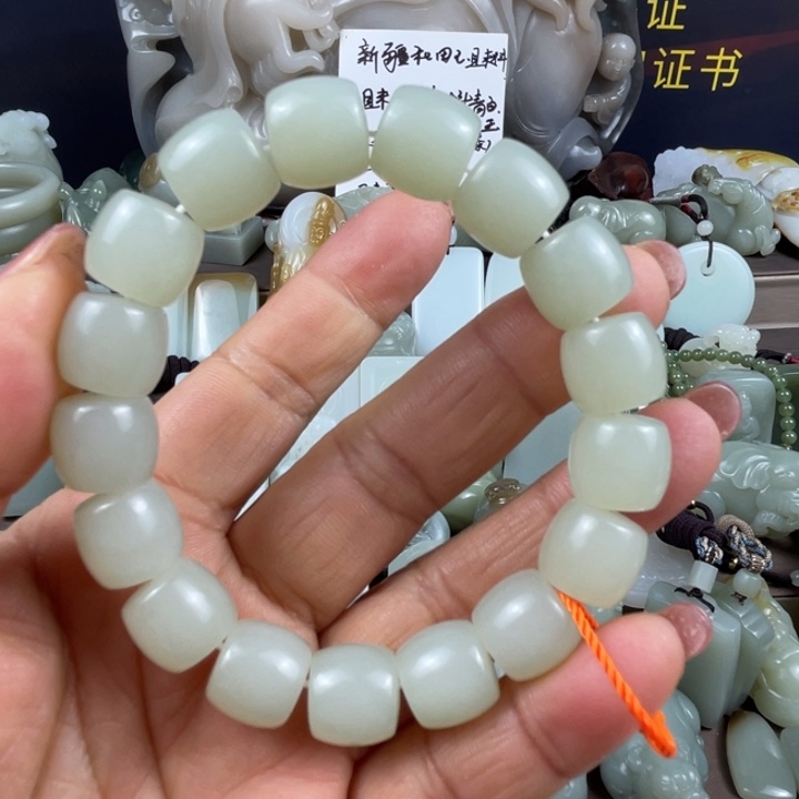 和田玉（糖玉）颈饰未镶嵌