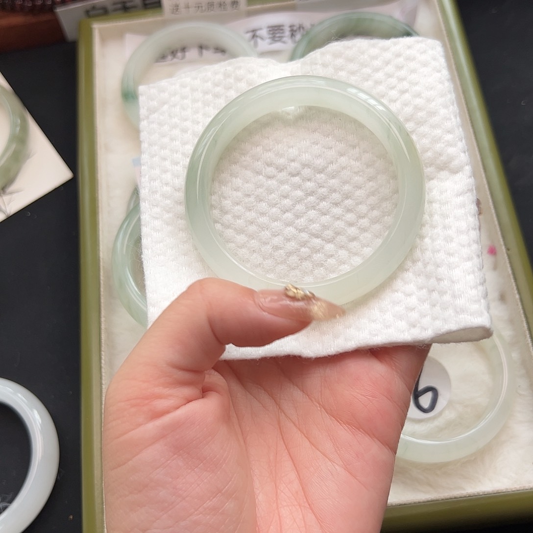 石英质玉手镯未镶嵌雾*·18