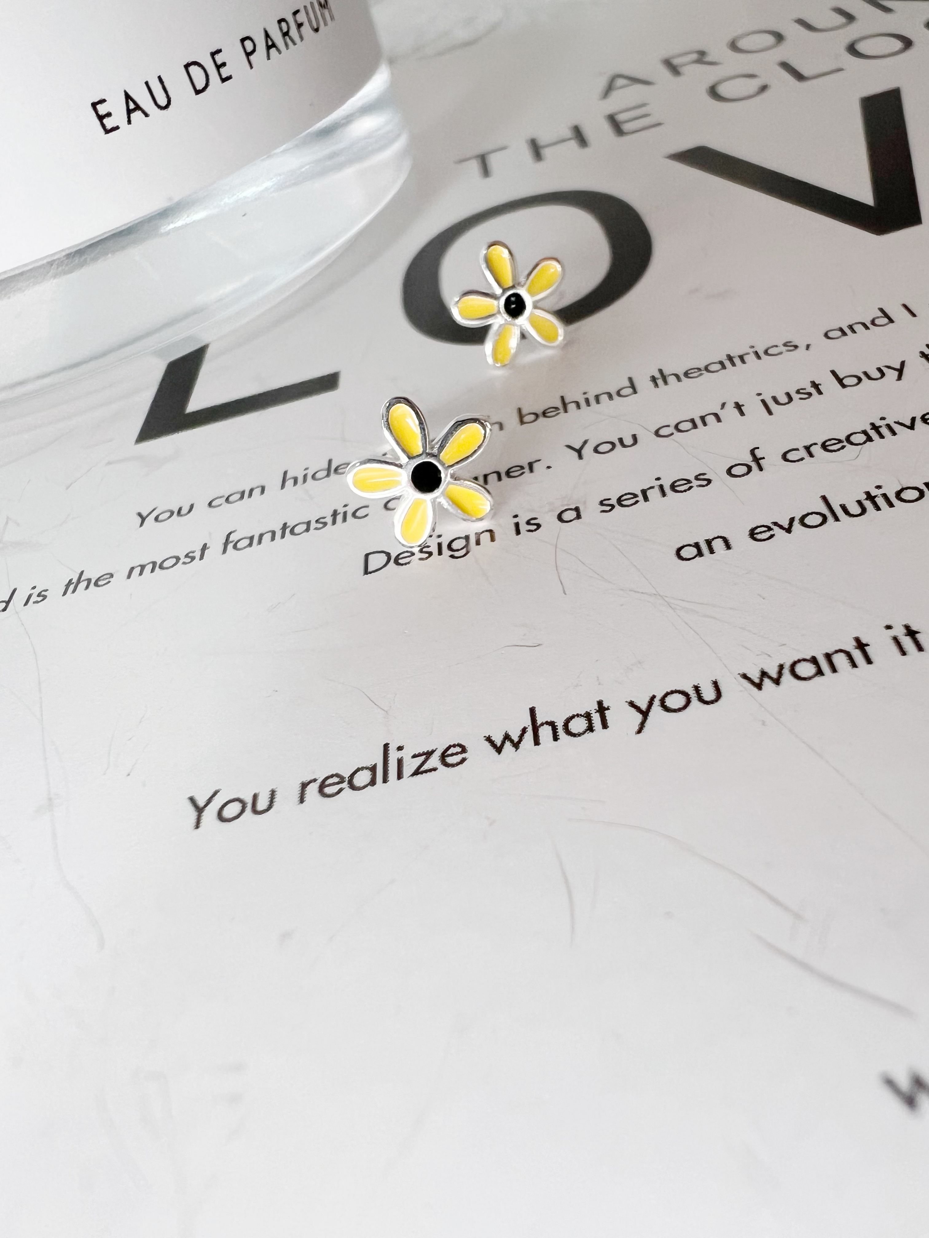 925银耳饰 日韩时尚百搭设计感清新可爱滴釉黄色小花银耳饰