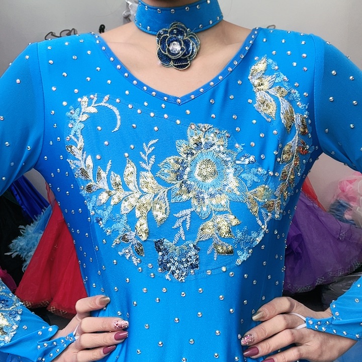 交谊舞是由舞蹈表演