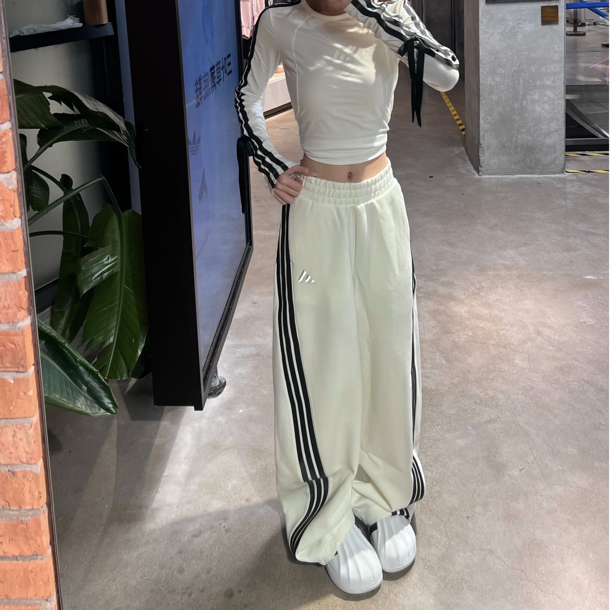 Adidas 阿迪达斯STORY DOUBLE KNIT BANA宽松休闲香蕉裤 KC5456