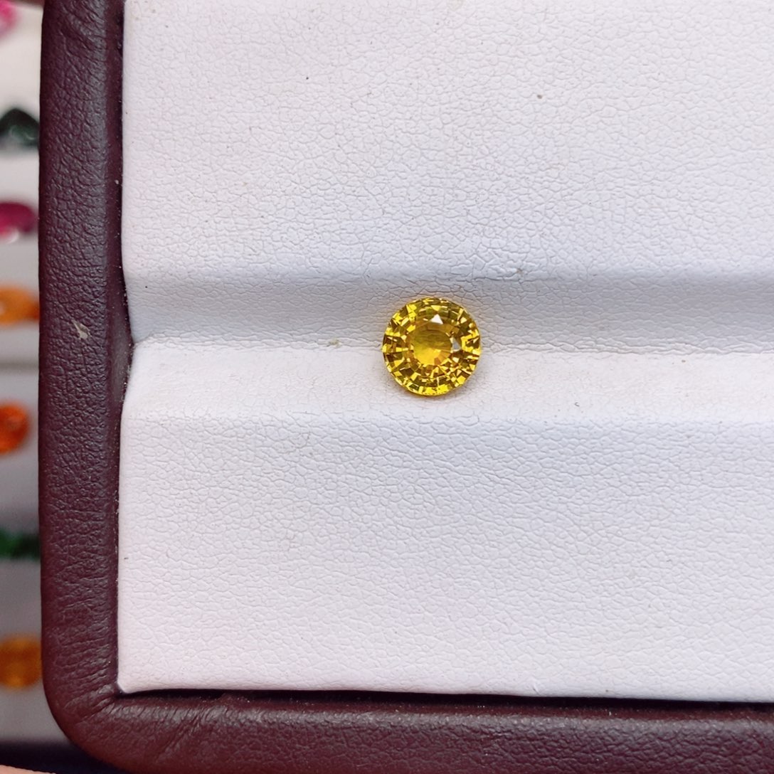 蓝宝石裸石未镶嵌黄蓝宝1.85克拉