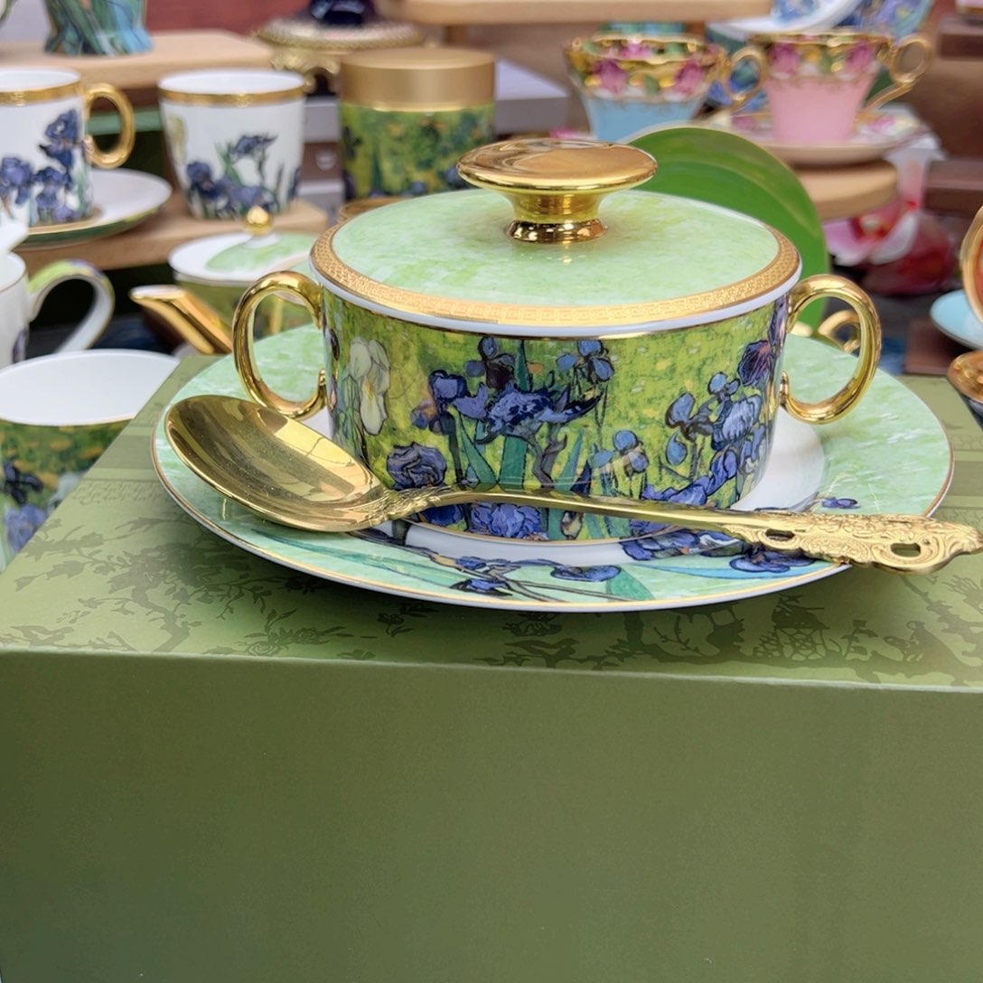 瓷片自然写生鸢尾花双耳炖盅配盘礼盒