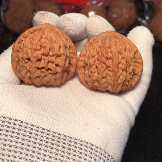 文玩核桃把件三角白39