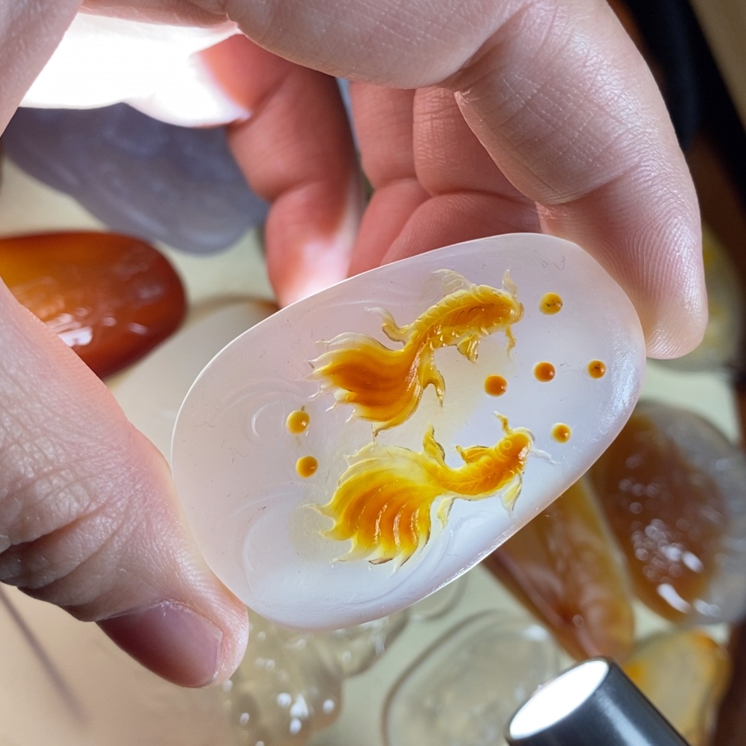 玛瑙/玉髓未镶嵌颈饰玛瑙年年有余