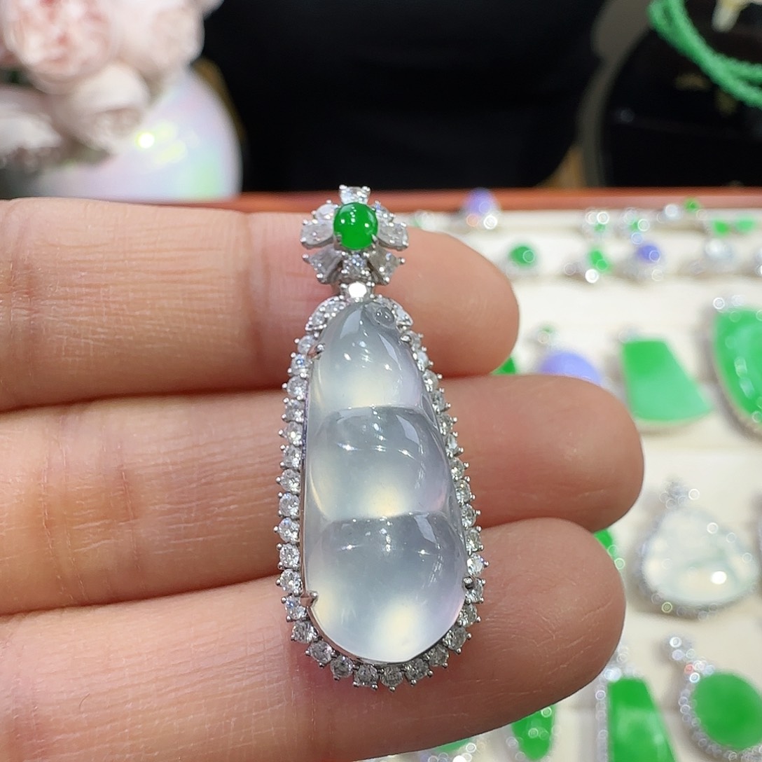 翡翠吊坠(不含链)18K金镶嵌