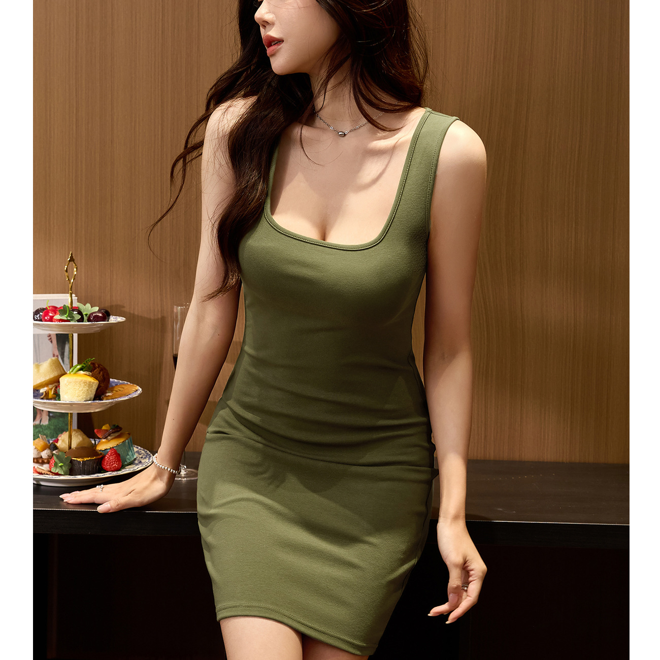 「夏子学妹」优雅连衣裙女2025新款辣妹包臀性感吊带裙