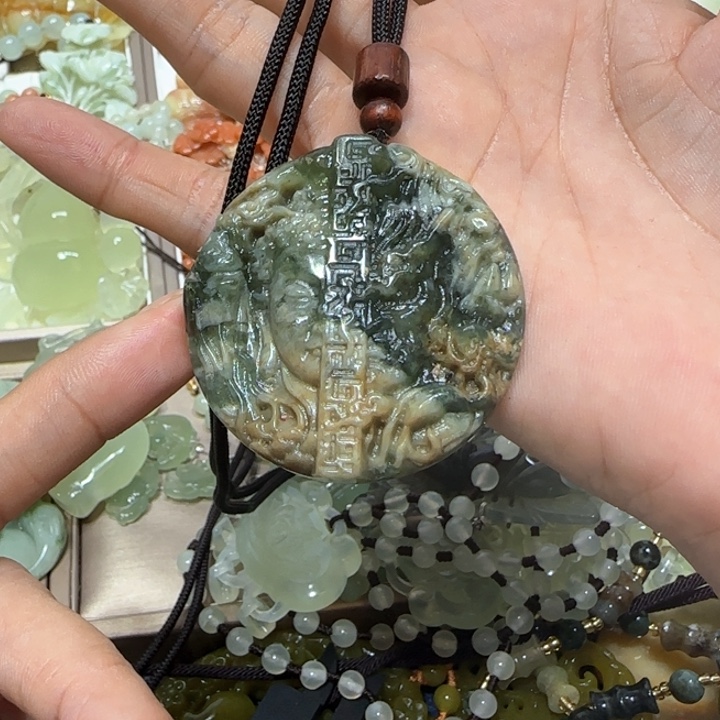 蛇纹石玉吊坠未镶嵌