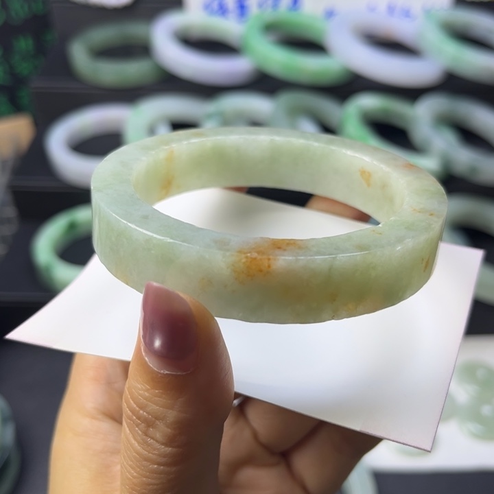 定制翡翠未镶嵌手镯