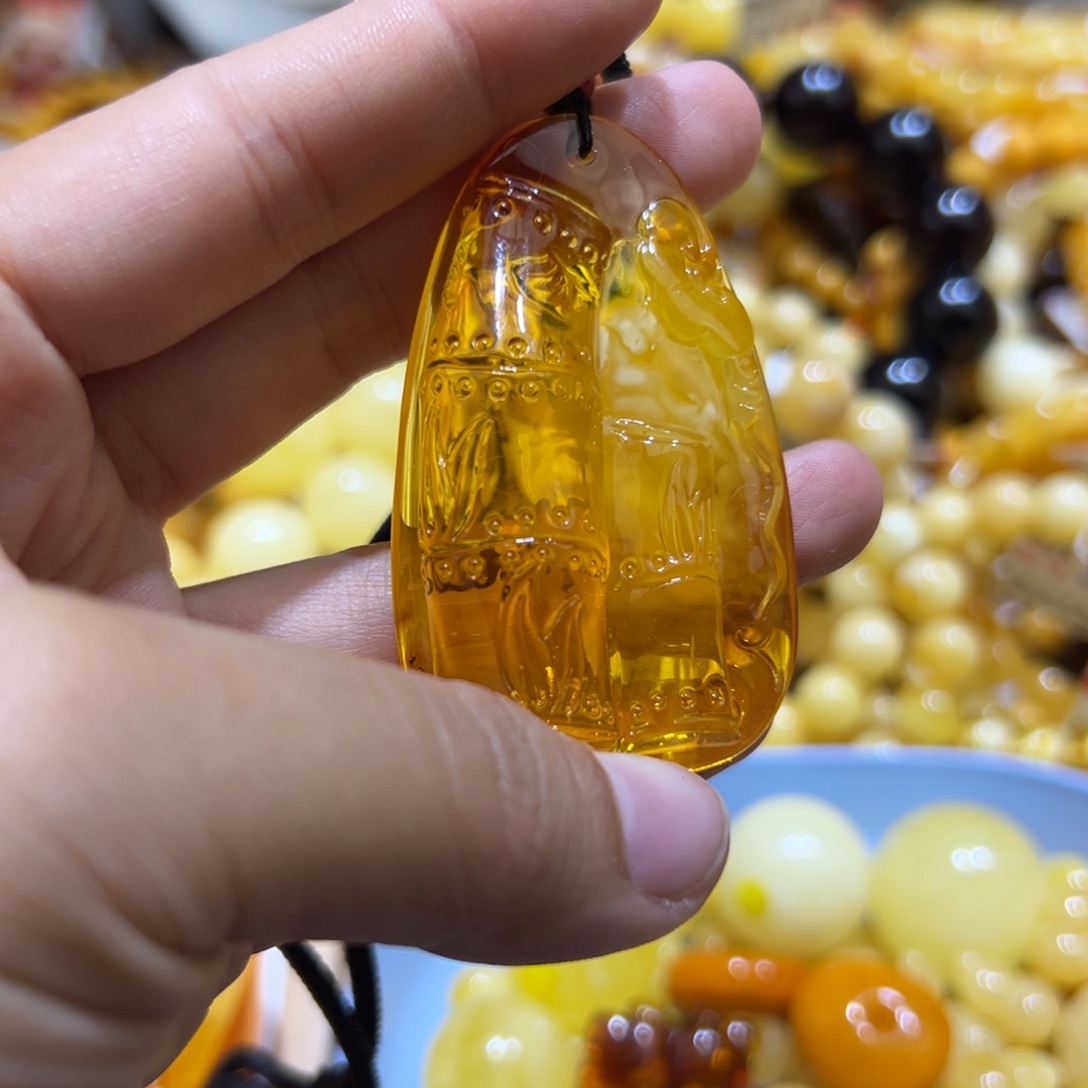 琥珀珠宝奇石未镶嵌