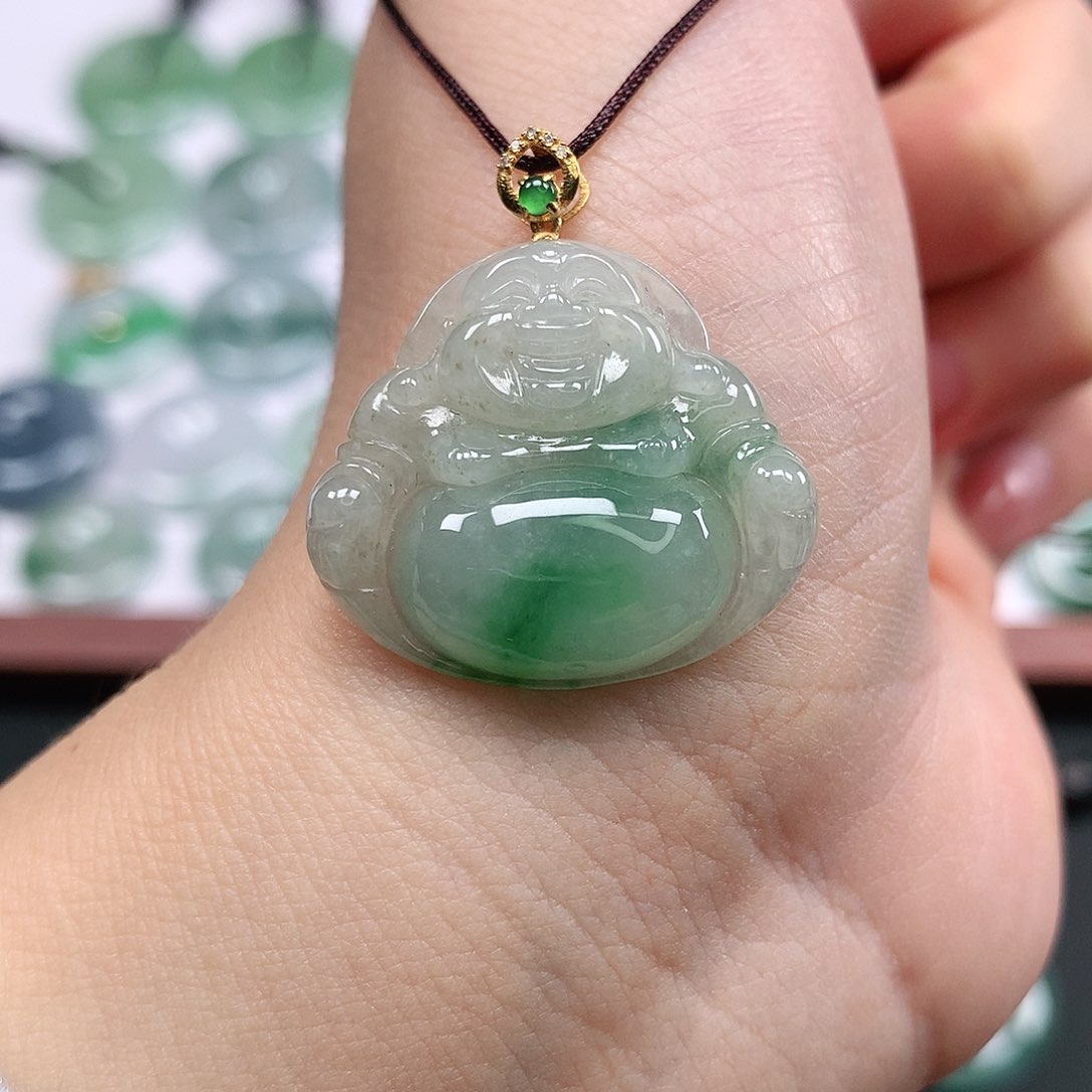 翡翠颈饰18K金镶嵌佛