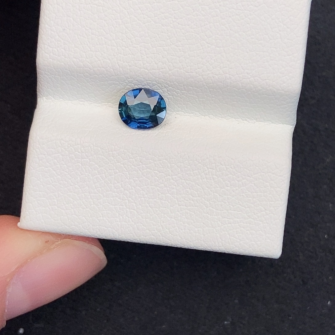 蓝宝石裸石0.66 ct