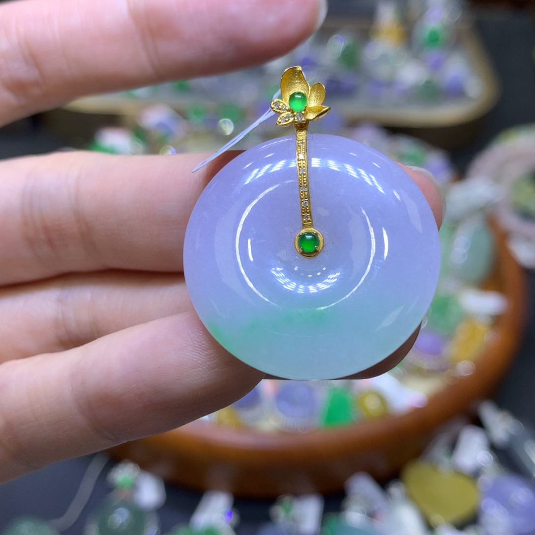 翡翠颈饰18K金镶嵌翡翠吊坠项链