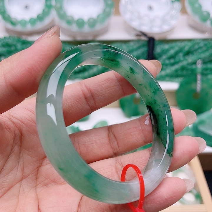 石英质玉手镯未镶嵌虫*