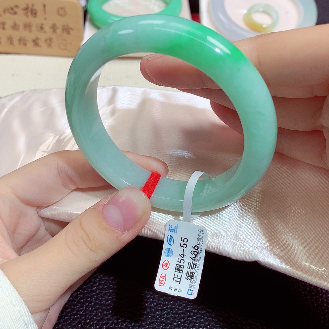 翡翠未镶嵌手镯486