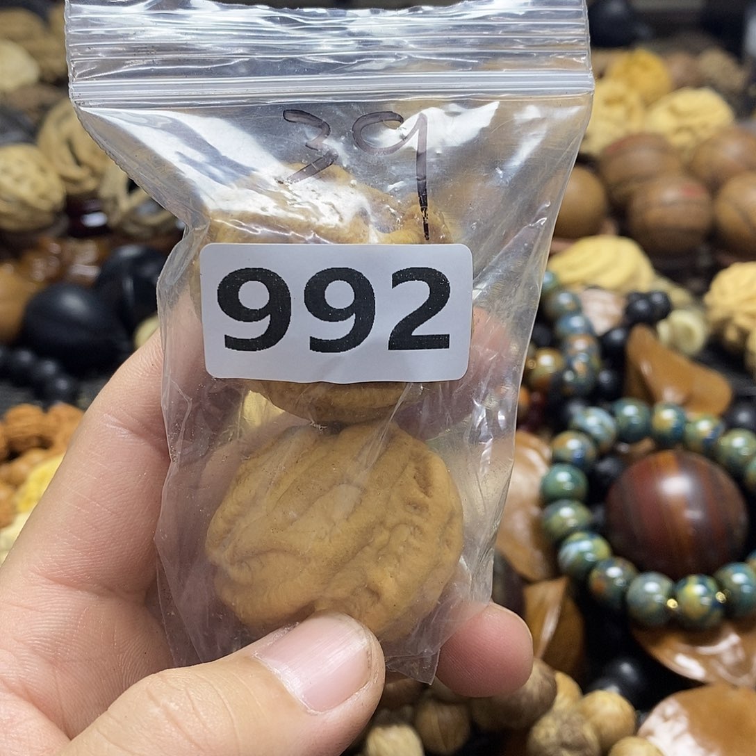 吊坠橄榄核十*多