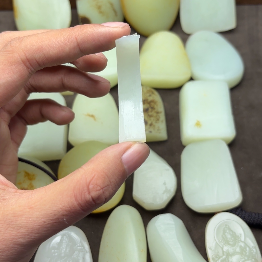 金***械定制和田玉未镶嵌挂件