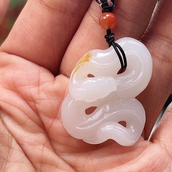 和田玉颈饰未镶嵌