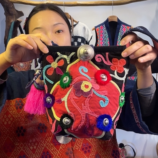 织绣手工制作工艺包包