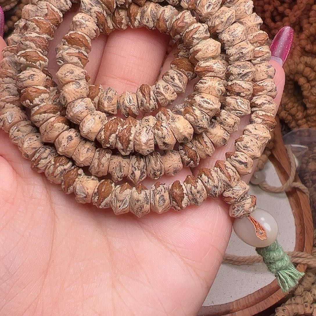 .***关柏香籽/百香籽吊坠