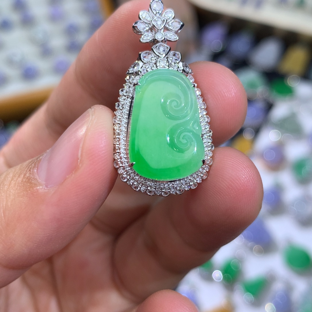 翡翠18K金镶嵌吊坠(不含链)签收后48小时鉴赏期