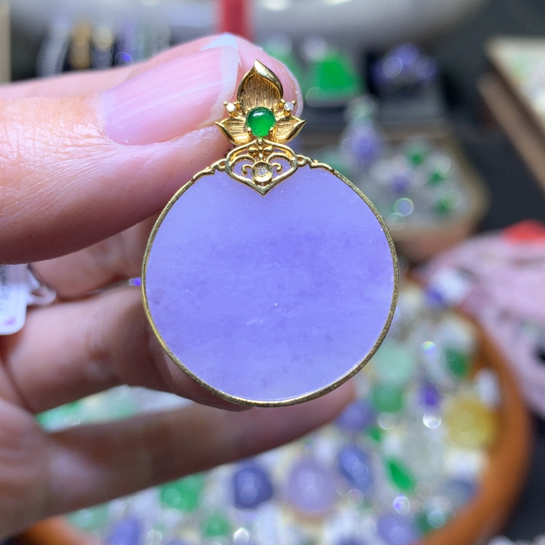 【闪购商品】翡翠颈饰18K金镶嵌翡翠吊坠项链