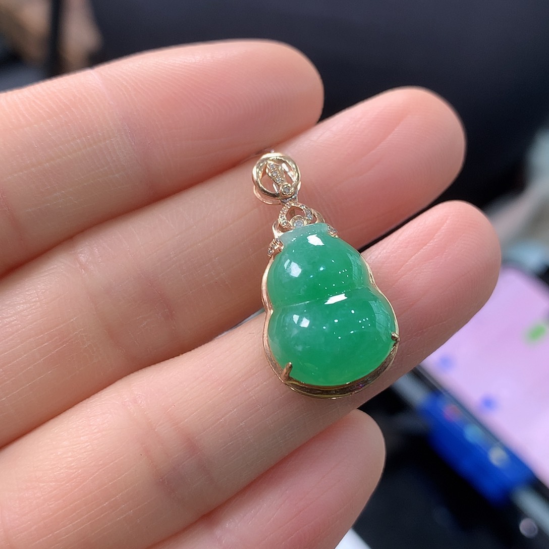 翡翠颈饰18K金镶嵌葫芦