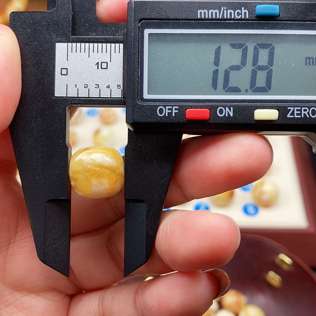 琥珀未镶嵌裸石蜜蜡