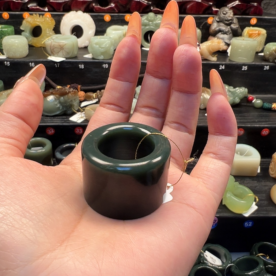 大***萝和田玉未镶嵌戒指内径22