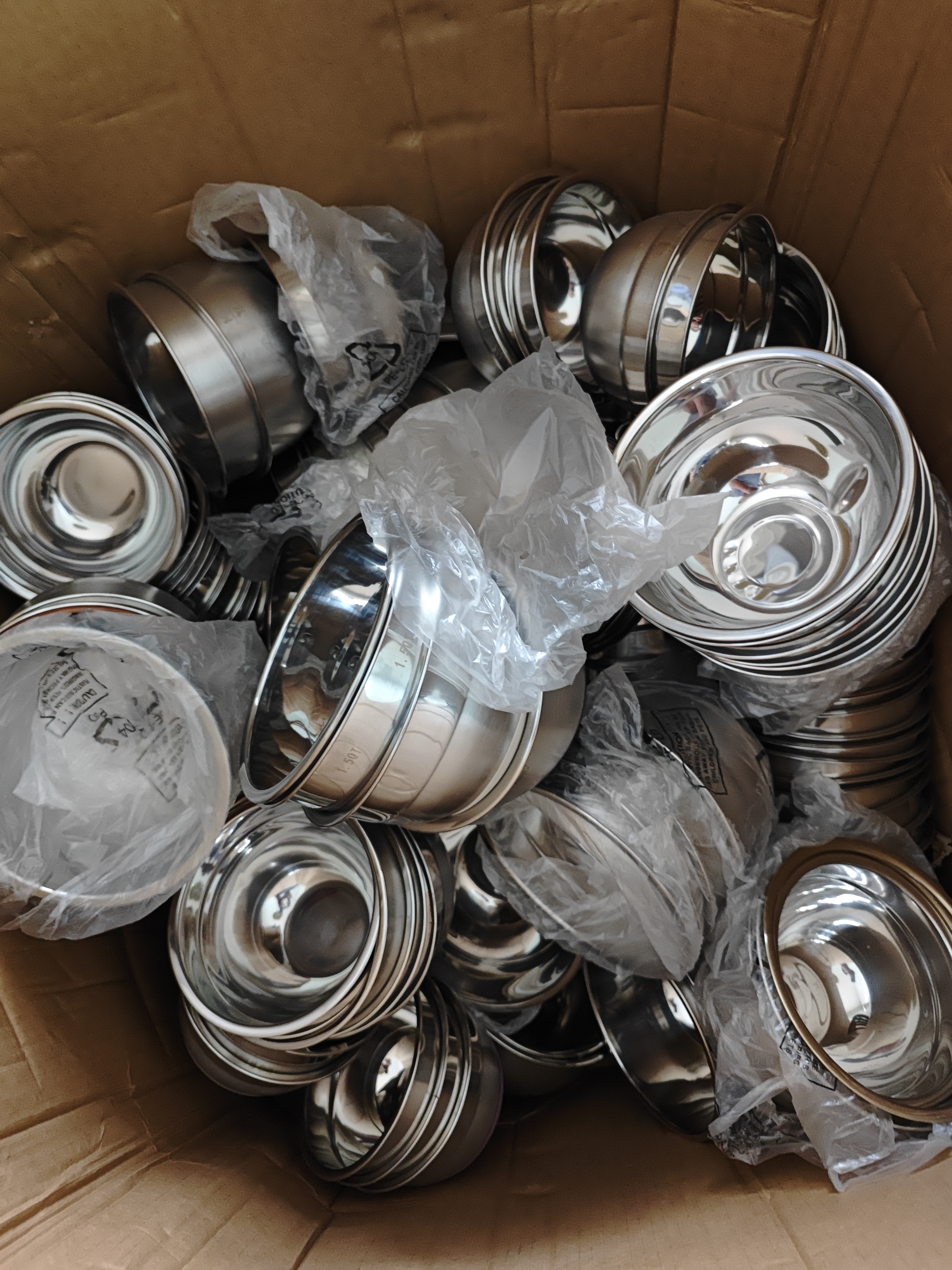 杂款微瑕，沙拉盆18*2硅胶底不挑链接不锈钢