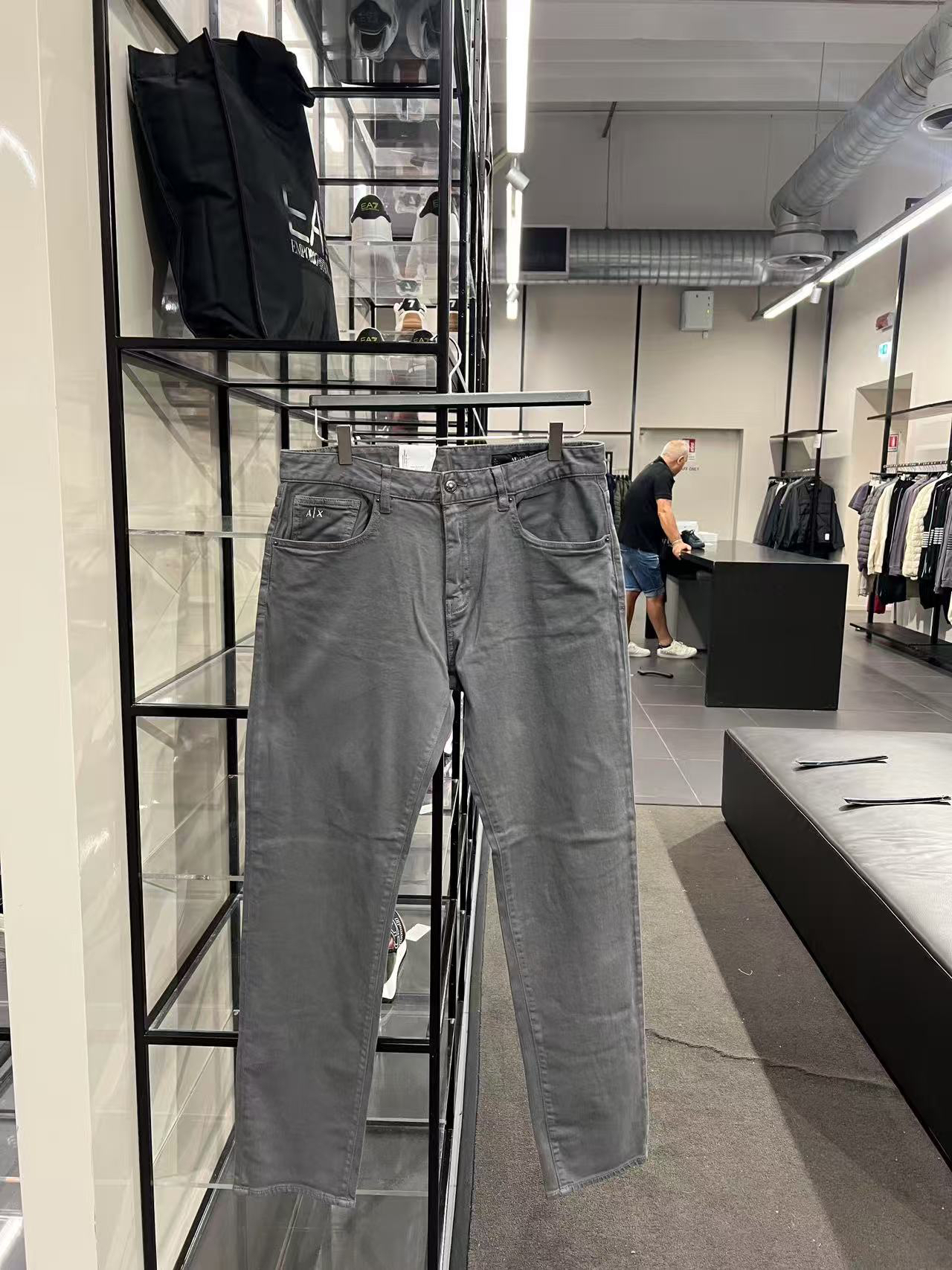 未使用 GIORGIO ARMANI/阿玛尼 AX 修身牛仔裤 不退换