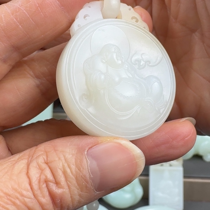 和田玉未镶嵌颈饰