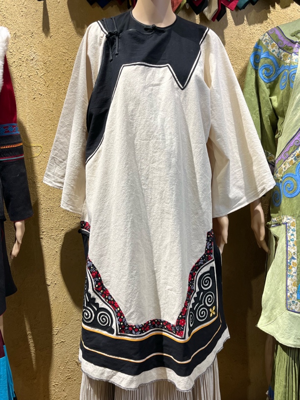 凉山｜彝绣 日常百搭风格米白色刺绣长袖民族风女性服装