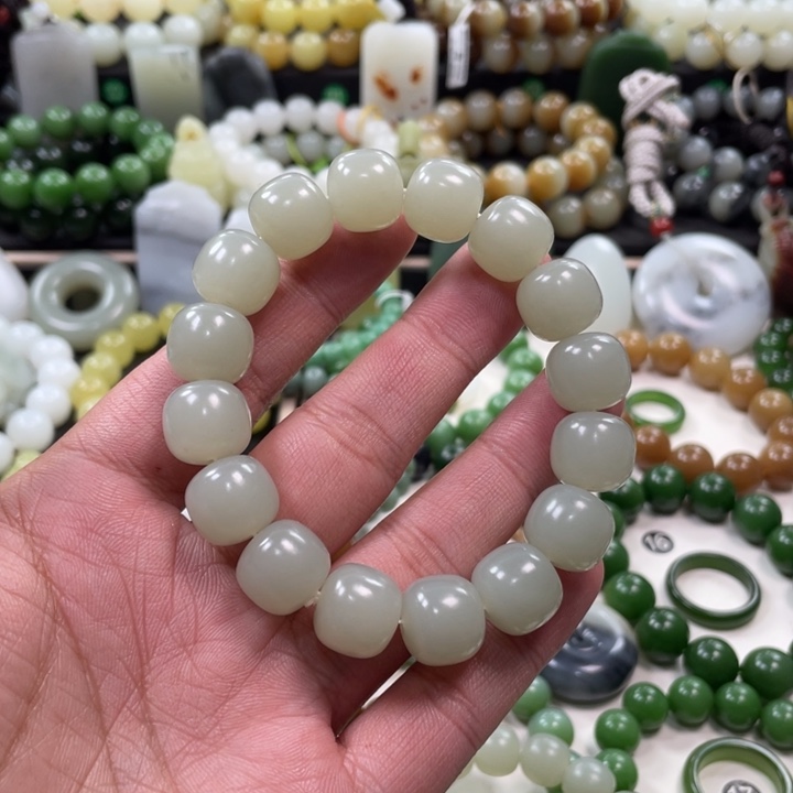 觀***照和田玉未镶嵌手串