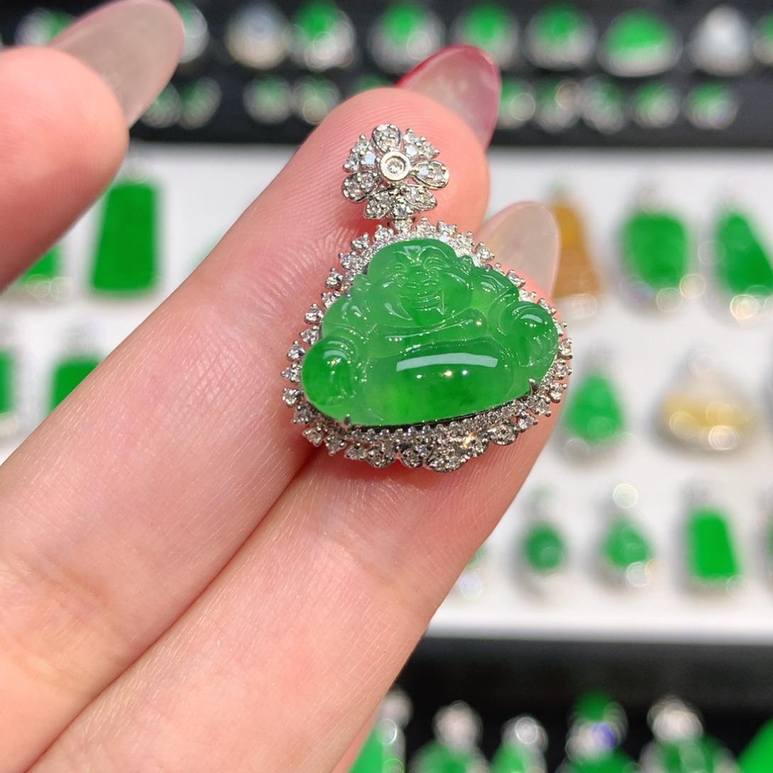 翡翠18K金镶嵌颈饰