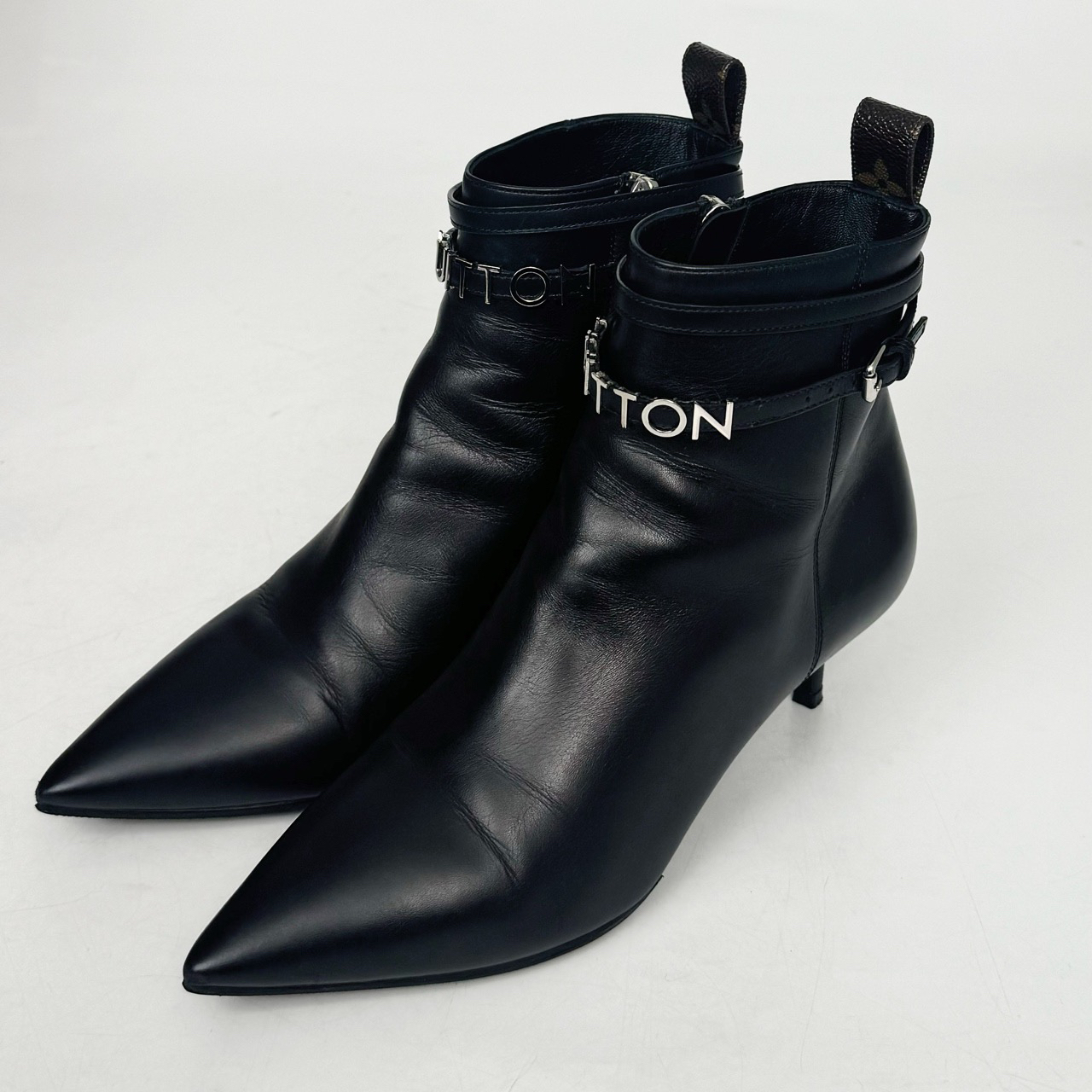 95新 LV 36码/LV/路易威登 尖头牛皮短靴/97新/jm07919