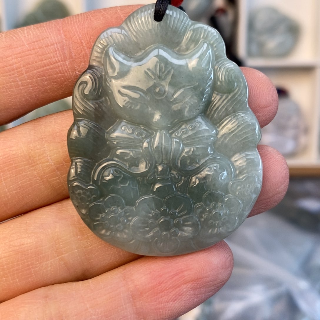 翡翠颈饰未镶嵌九尾