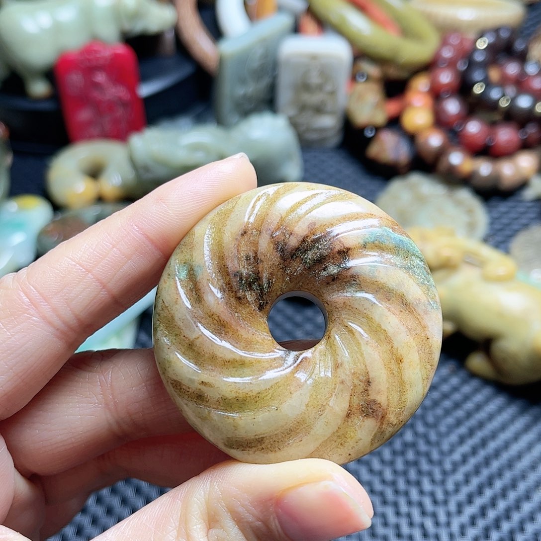 白玉菩提吊坠摆件