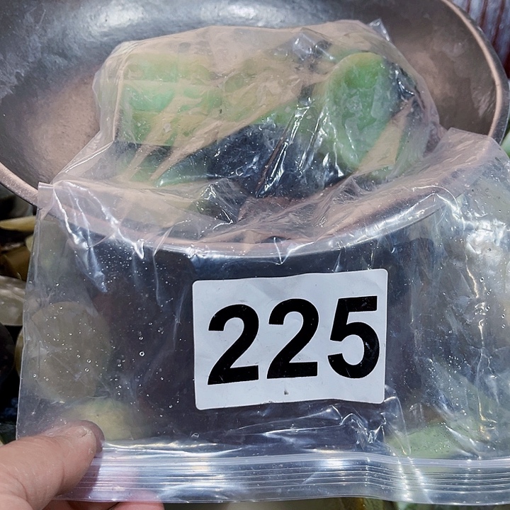 蛇纹石玉未镶嵌珠宝半成品