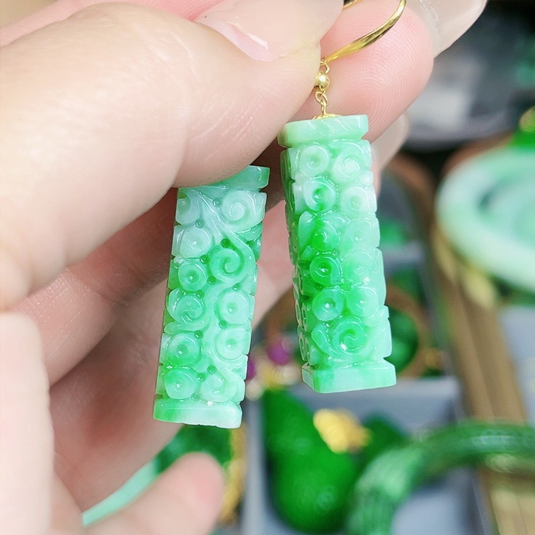 翡翠颈饰18K金镶嵌耳饰