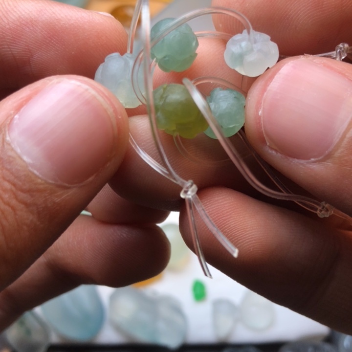 定制翡翠未镶嵌挂件