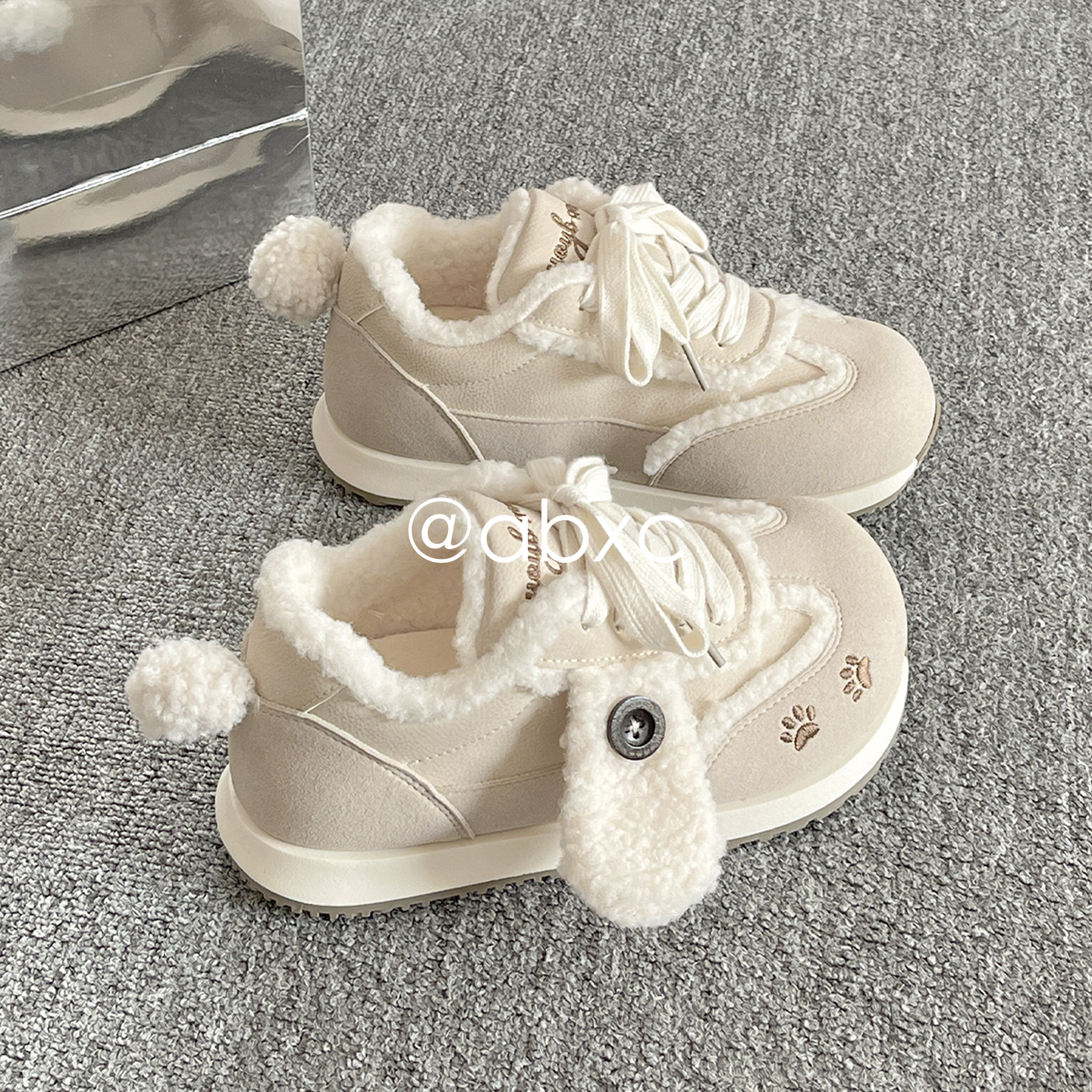 冬季加绒可爱板鞋子女款爆款2025新款面包鞋保暖二棉鞋厚底小白鞋