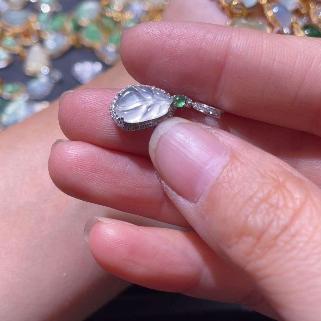 翡翠颈饰18K金镶嵌天然