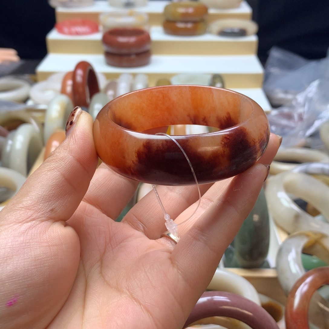 石英质玉手镯未镶嵌?*糖