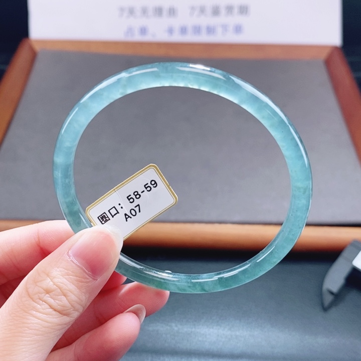 翡翠未镶嵌手镯翡翠手镯40